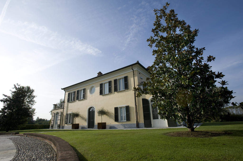 Relais 23 Hotel & Ristorante Castelnuovo Belbo Bagian luar foto