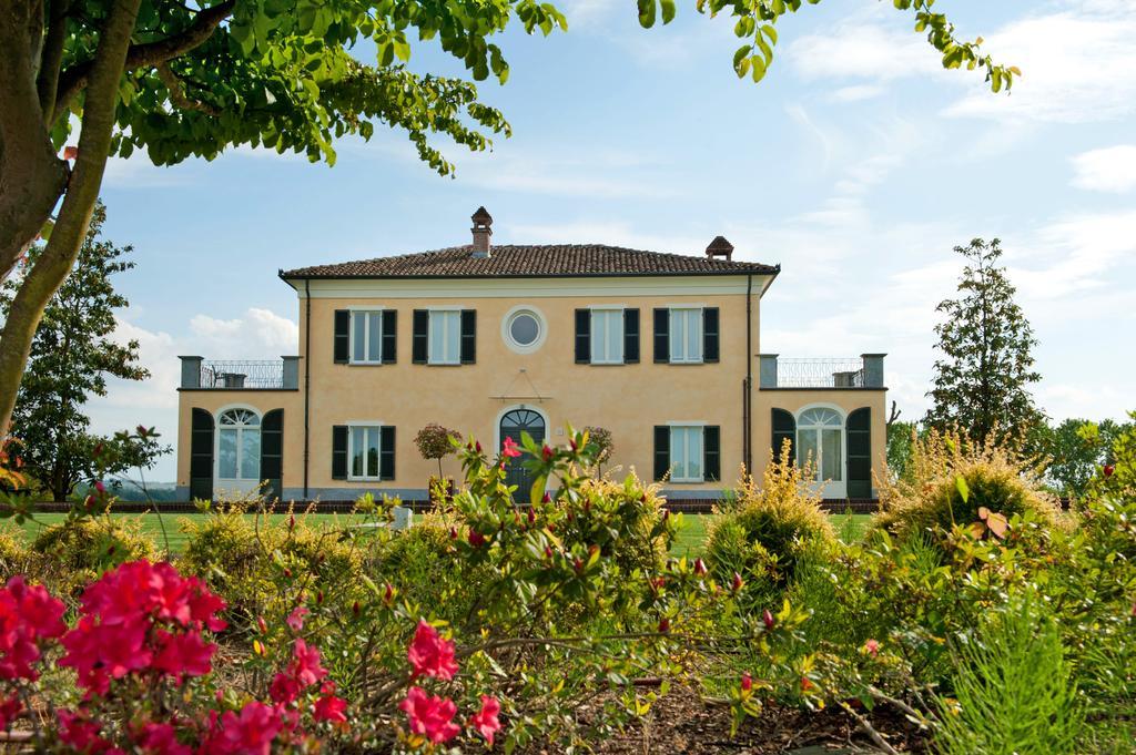 Relais 23 Hotel & Ristorante Castelnuovo Belbo Bagian luar foto