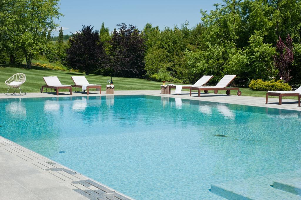 Relais 23 Hotel & Ristorante Castelnuovo Belbo Bagian luar foto