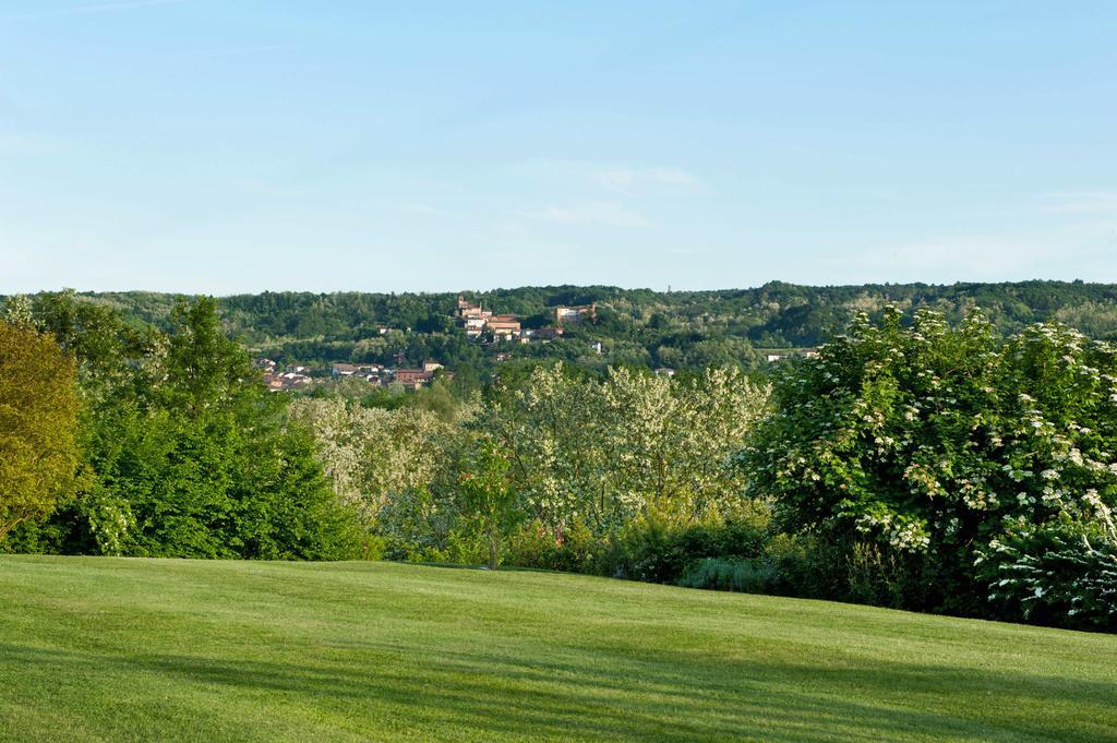Relais 23 Hotel & Ristorante Castelnuovo Belbo Bagian luar foto
