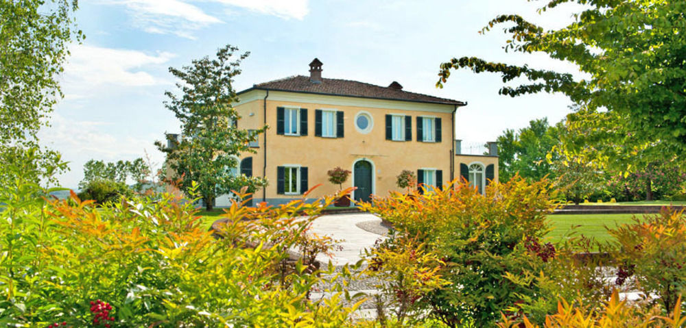 Relais 23 Hotel & Ristorante Castelnuovo Belbo Bagian luar foto